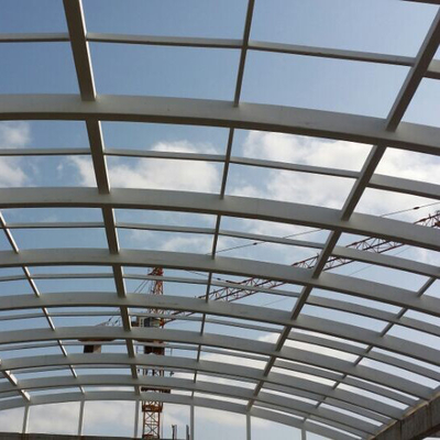 Plutônio da instalação da claraboia da abóbada do telhado do metal da casa pré-fabricada para a construção civil