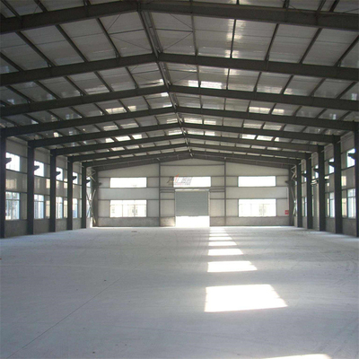 Q355B curvou o vento da soldadura da estrutura de telhado 120mm do armazém resistente