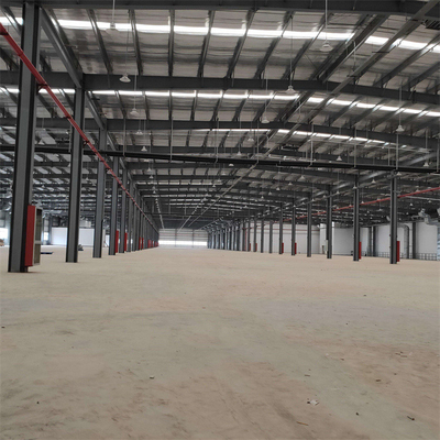 Q355B curvou o vento da soldadura da estrutura de telhado 120mm do armazém resistente