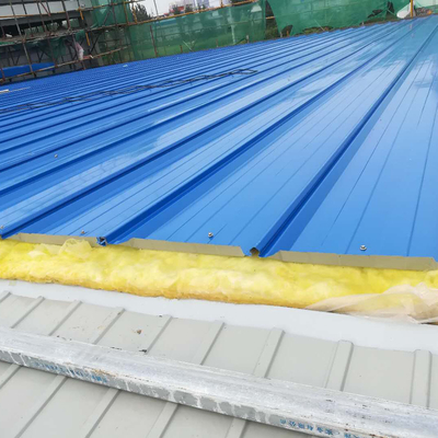 A manutenção do telhado do metal do verde Q235 personalizou 0.8mm para a parede do painel