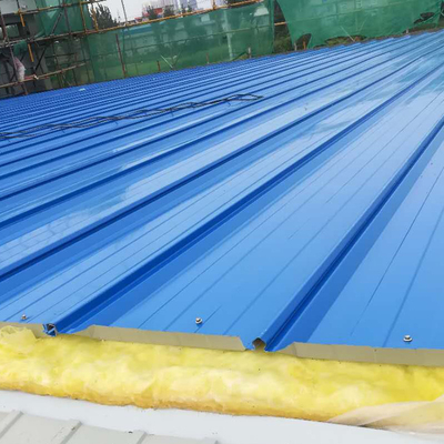 A manutenção do telhado do metal do verde Q235 personalizou 0.8mm para a parede do painel