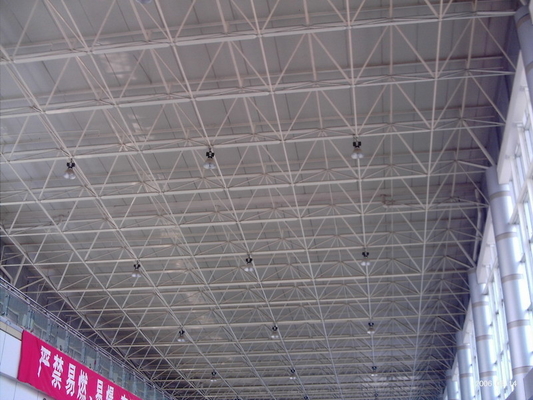 Telhado de construção 950mm da estrutura do fardo do quadro do espaço do telhado do plutônio da casa pré-fabricada um serviço da parada