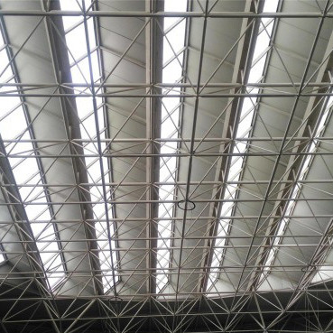 Estrutura de construção clara pré-fabricada da armação de aço para a vertente