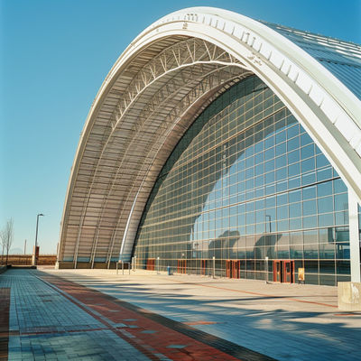 Estruturas espaciais de aço de grande envergadura para a construção eficiente de estações ferroviárias | Soluções robustas e versáteis