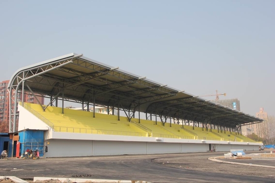 Q235 Q355 Construção de estruturas de aço de estádio durável com telhado de larga extensão
