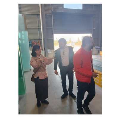 Visita à fábrica do sistema de parede cortina de vidro ou de alumínio