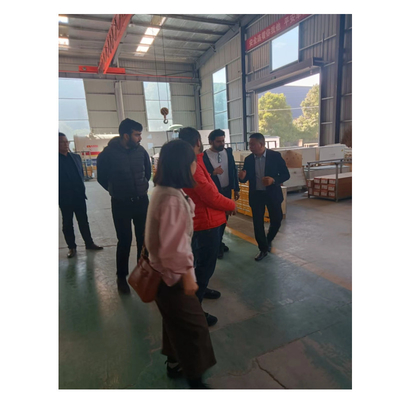 Visita à fábrica do sistema de parede cortina de vidro ou de alumínio