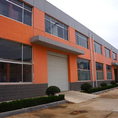 Edifício com Estrutura de Aço Leve para Pista de Hipismo Coberta