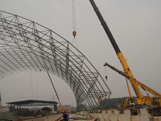 Brasil Estrutura de telhado de armazém utilizando elementos de aço pré-fabricados para alcançar montagem e construção mais rápidas em instalações de logística